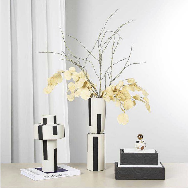 Vase Élégant Noir & Blanc Signature By A